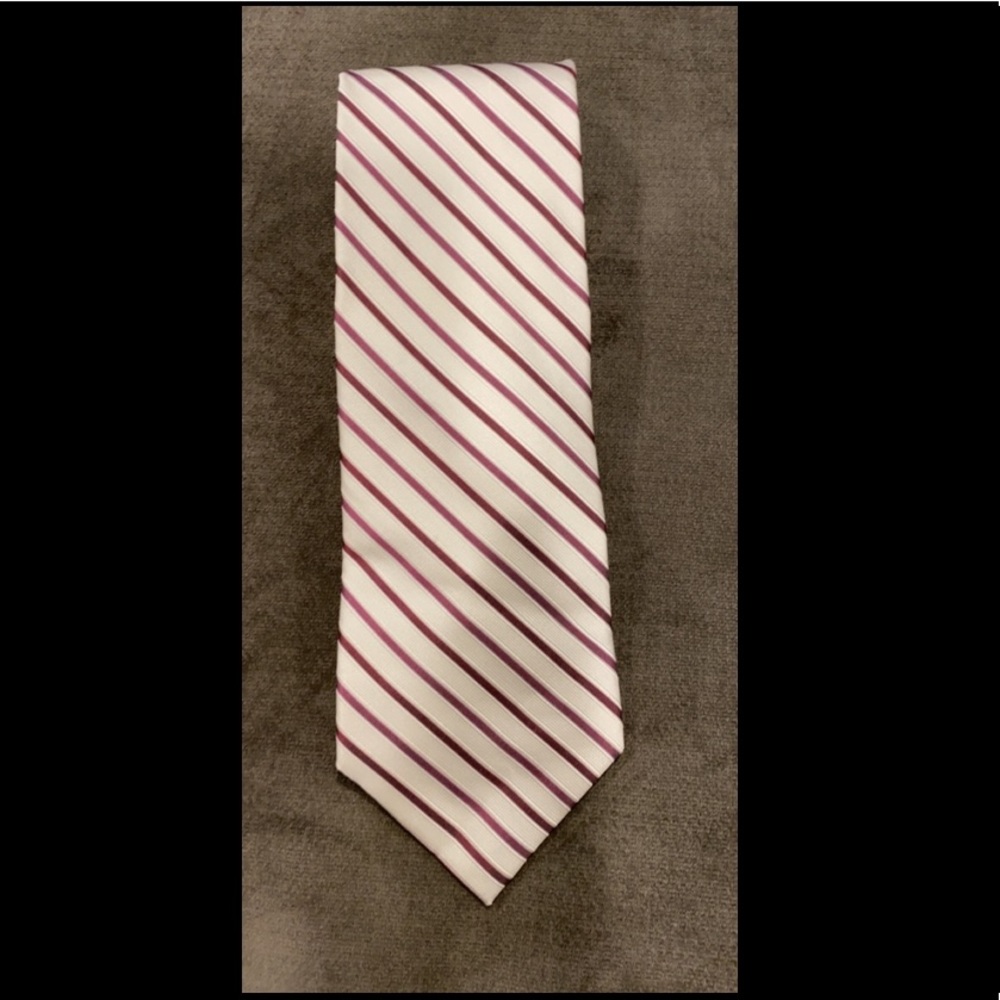 Calvin Klein men’s silk tie.